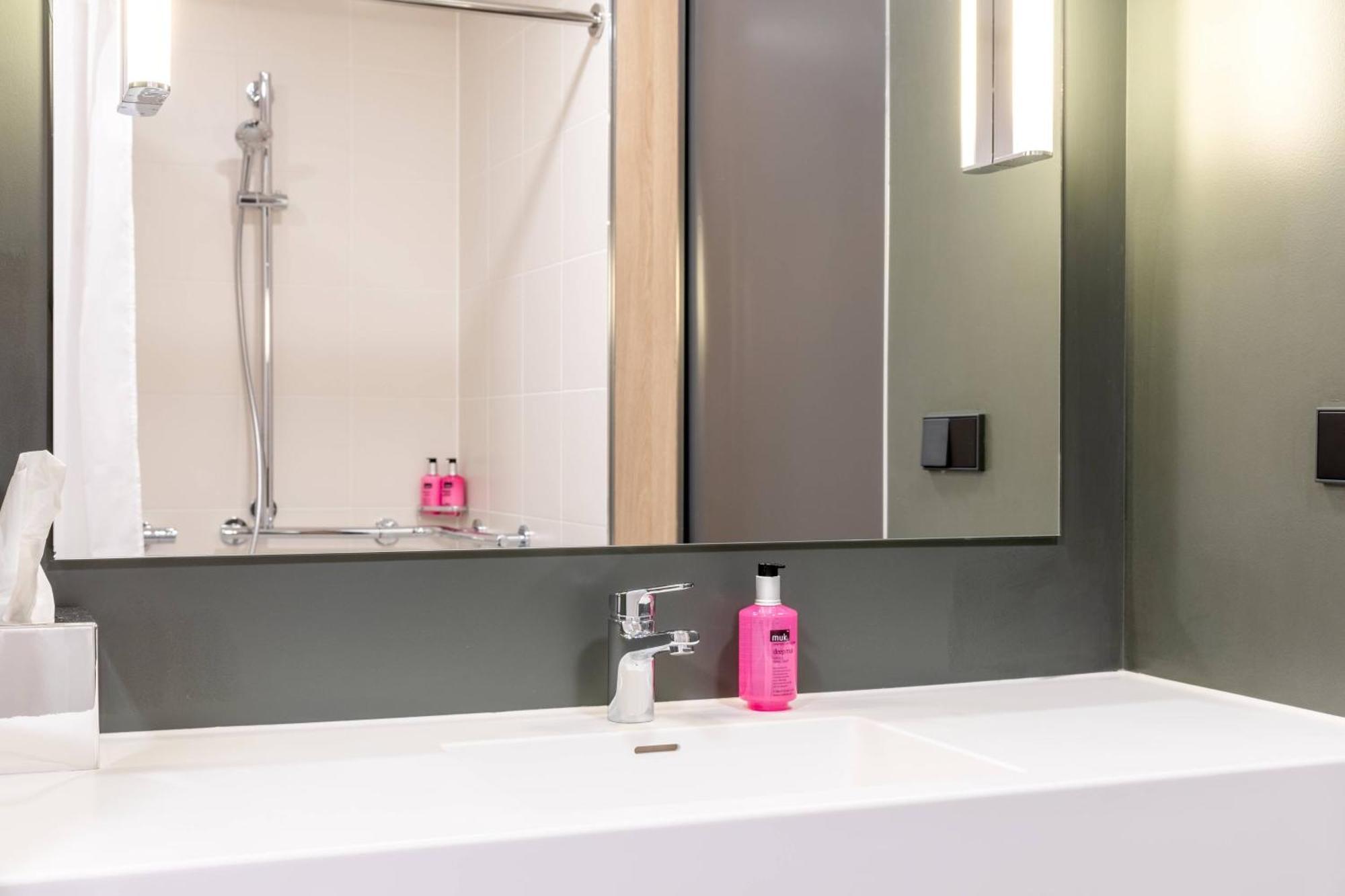 Moxy Utrecht Hotel Ngoại thất bức ảnh