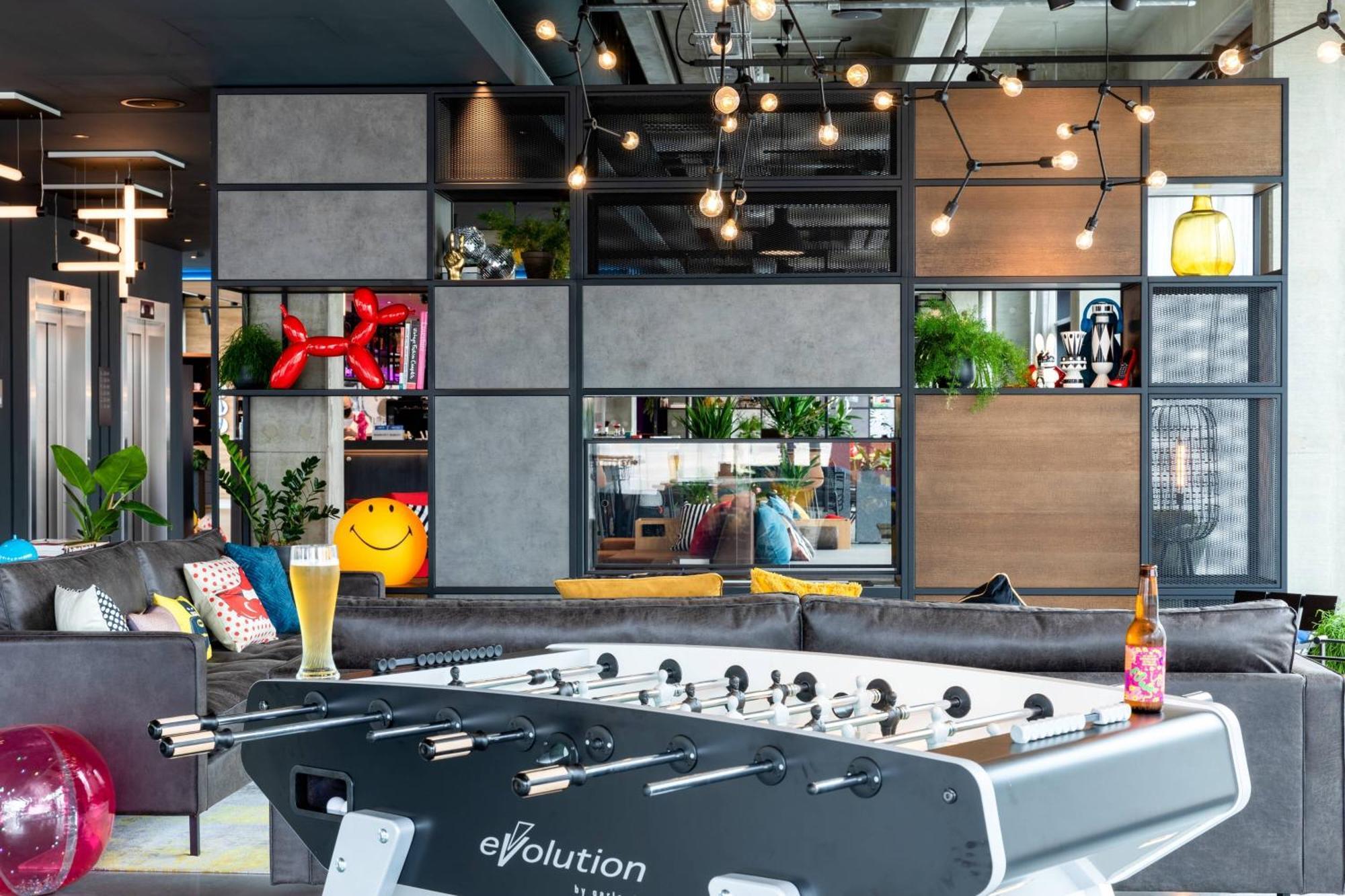 Moxy Utrecht Hotel Ngoại thất bức ảnh