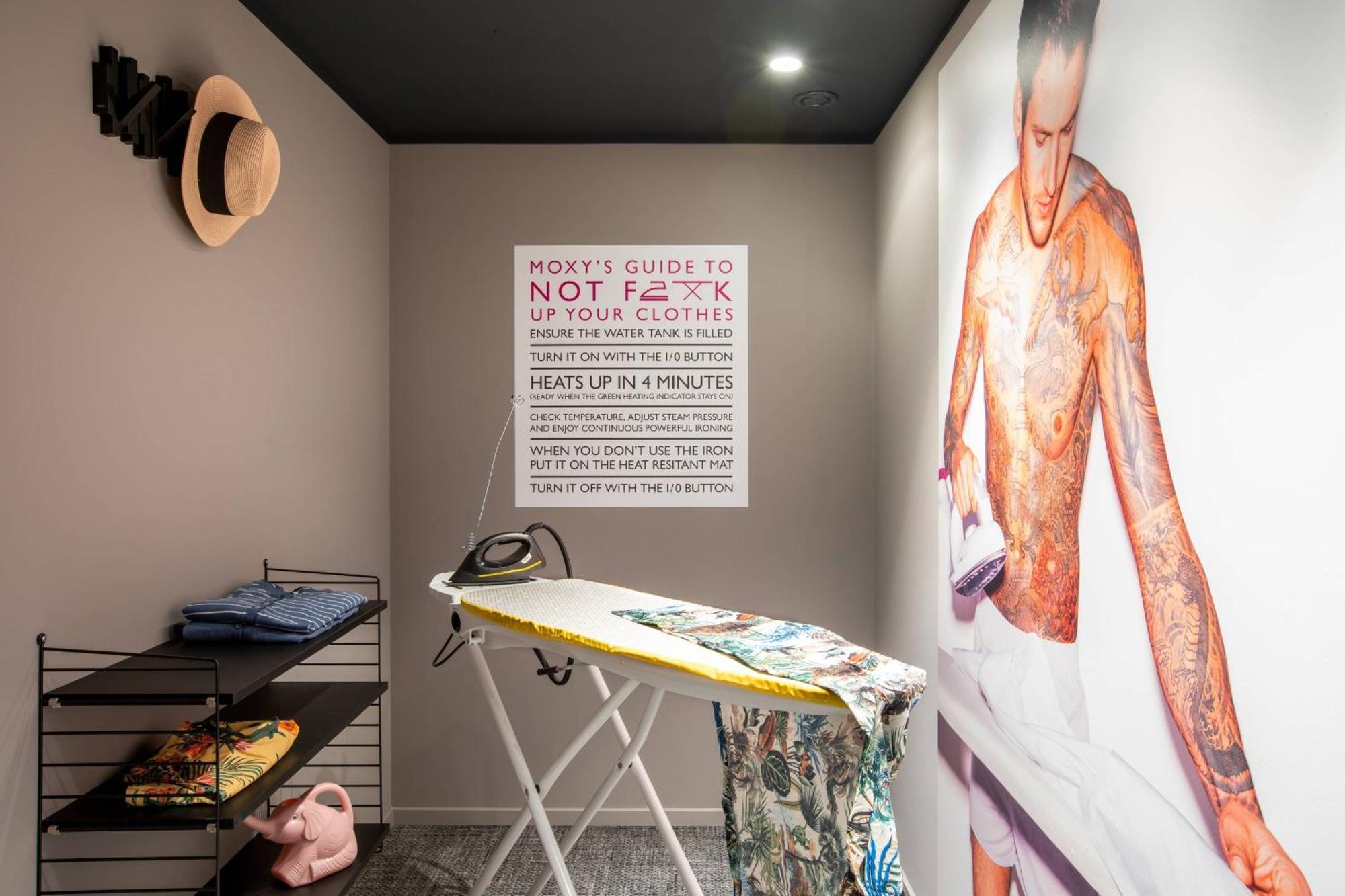 Moxy Utrecht Hotel Ngoại thất bức ảnh