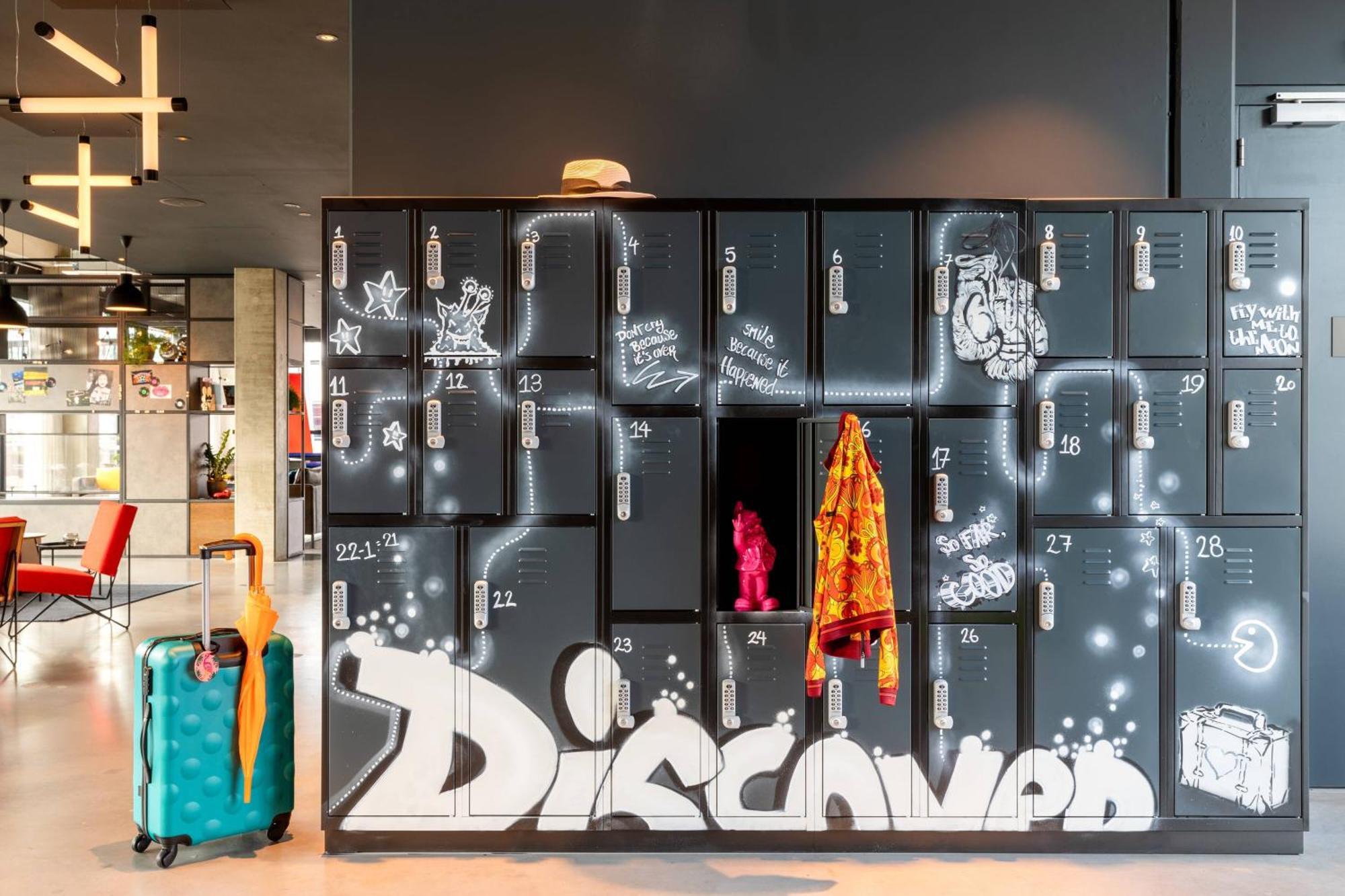 Moxy Utrecht Hotel Ngoại thất bức ảnh